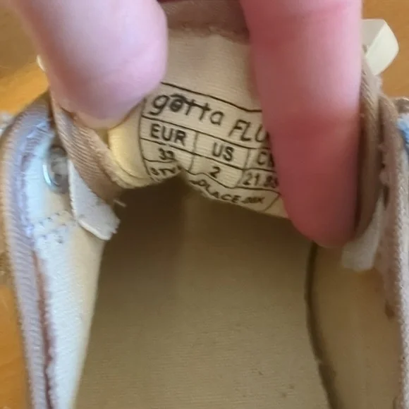 Gotta Flurt Girls Sneakers - Picture 6 of 7